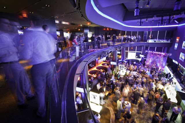 Real Sports Bar and Grill em Toronto Real Sports Bar and Grill em Toronto