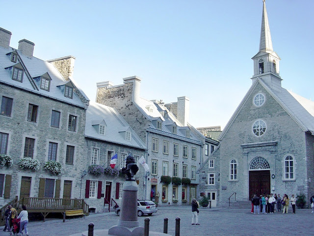 Basílica Notre-Dame-des-Victoires em Quebec Basílica Notre-Dame-des-Victoires em Quebec