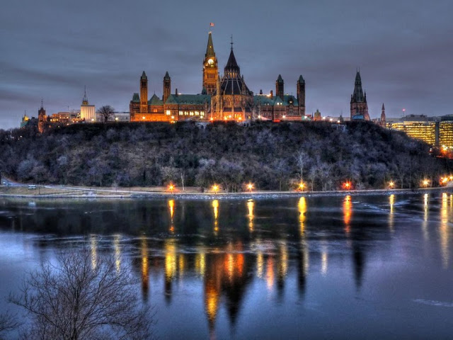 Colina do Parlamento em Ottawa Colina do Parlamento em Ottawa