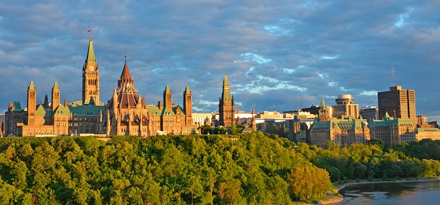 Colina do Parlamento em Ottawa Colina do Parlamento em Ottawa