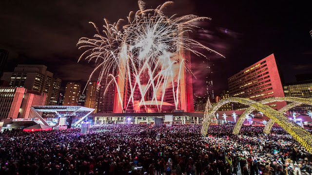 Ano Novo em Toronto na Nathan Phillips Square